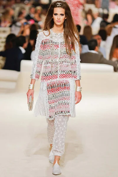 Look 8